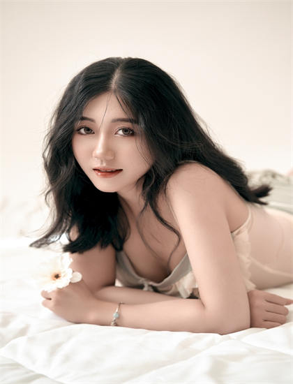 劳斯莱斯银魅视频-黄光亮电影